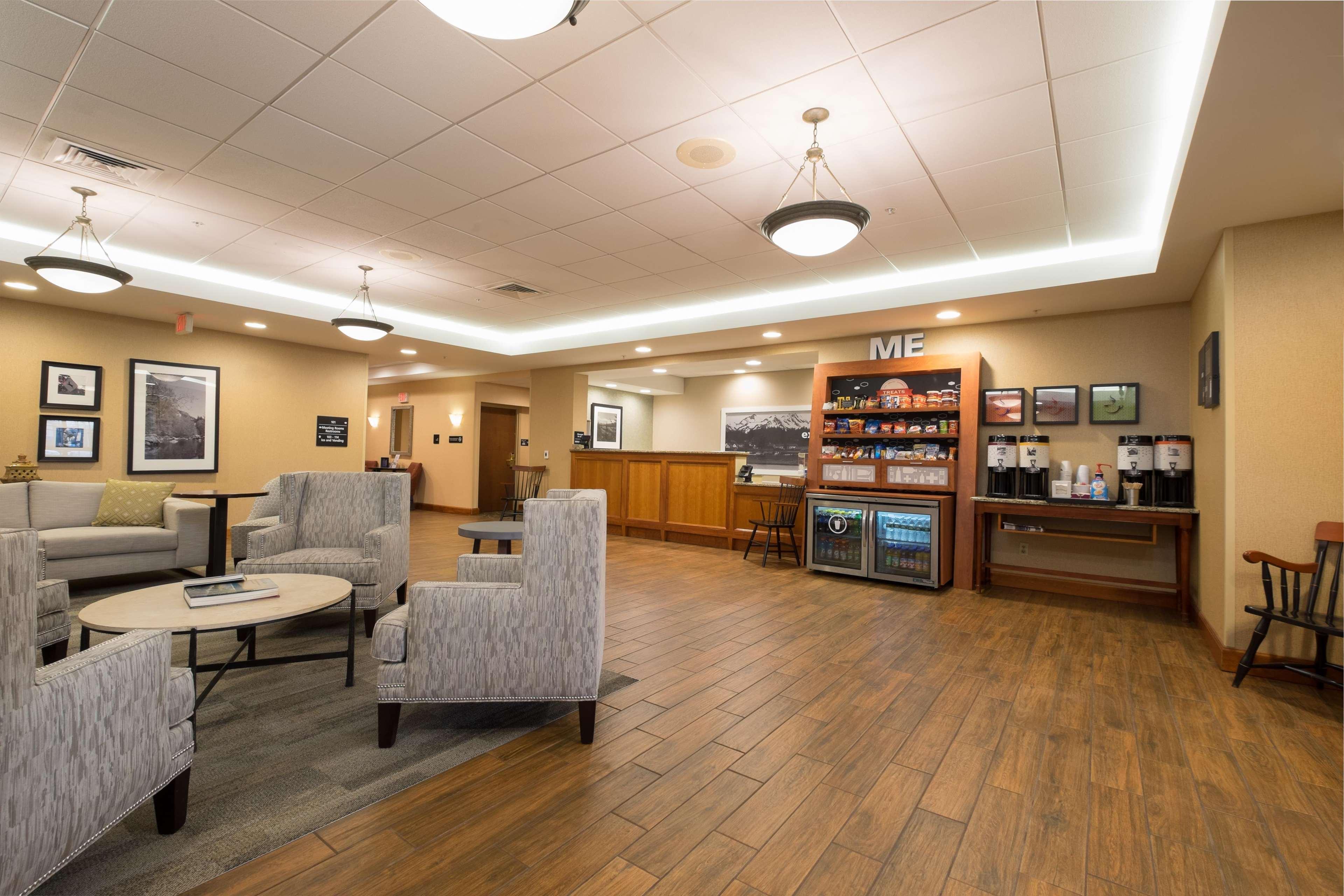 Hampton Inn Waterville Ngoại thất bức ảnh